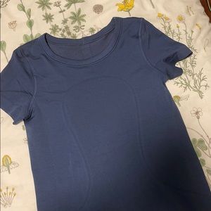 LULULEMON TOP